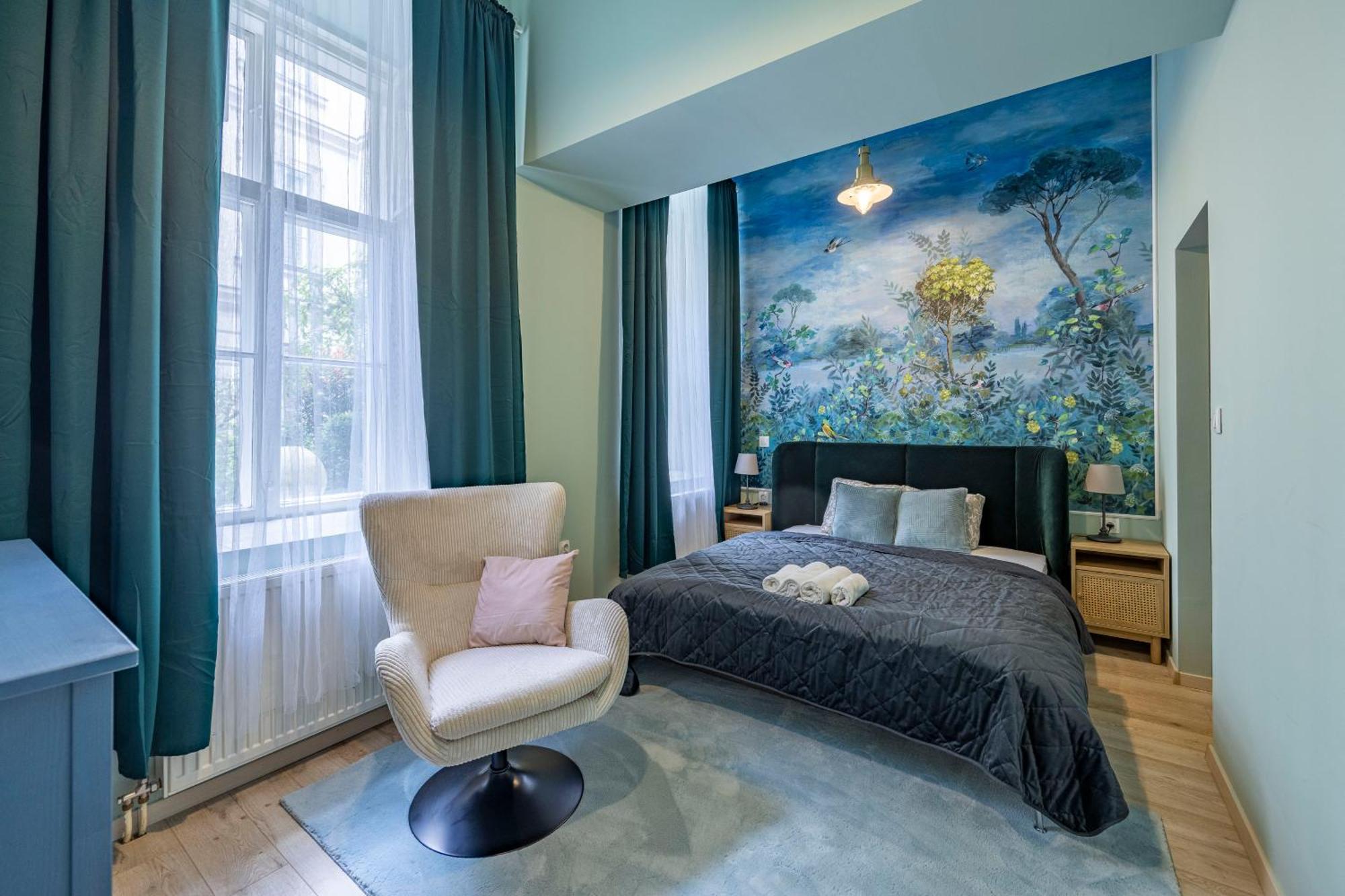 Апартаменты Hidden Gem With Terrace On The Andrassy Fashion Road Будапешт Экстерьер фото